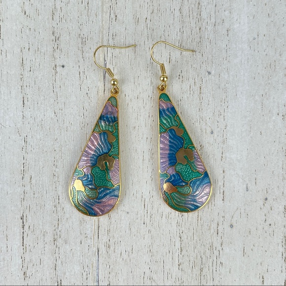 Vintage Jewelry - 🚫SOLD🚫 VTG 80’s Pastel & Gold Cloisonné Enamel Earrings ✨ Tear Drop Fish and